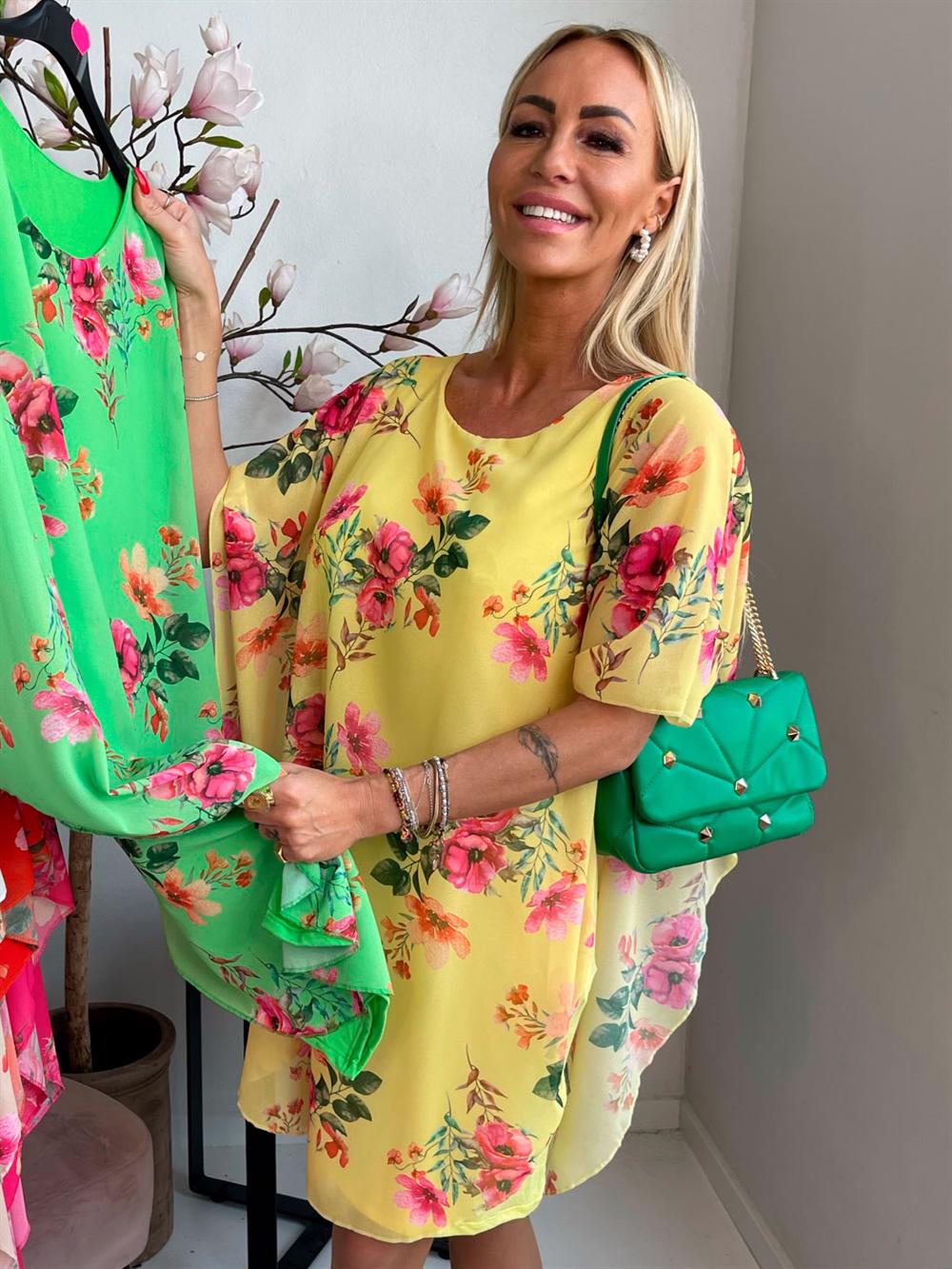 Kenya Flower - Tunikaklänning med chiffonglager i blommigt tryck